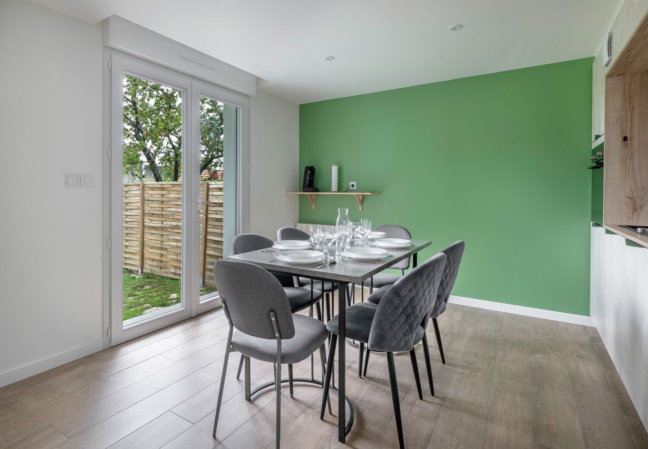 Terraced House in Saint-Brevin-les-Pins - House for 6, 950m from the seafront in St Brevin