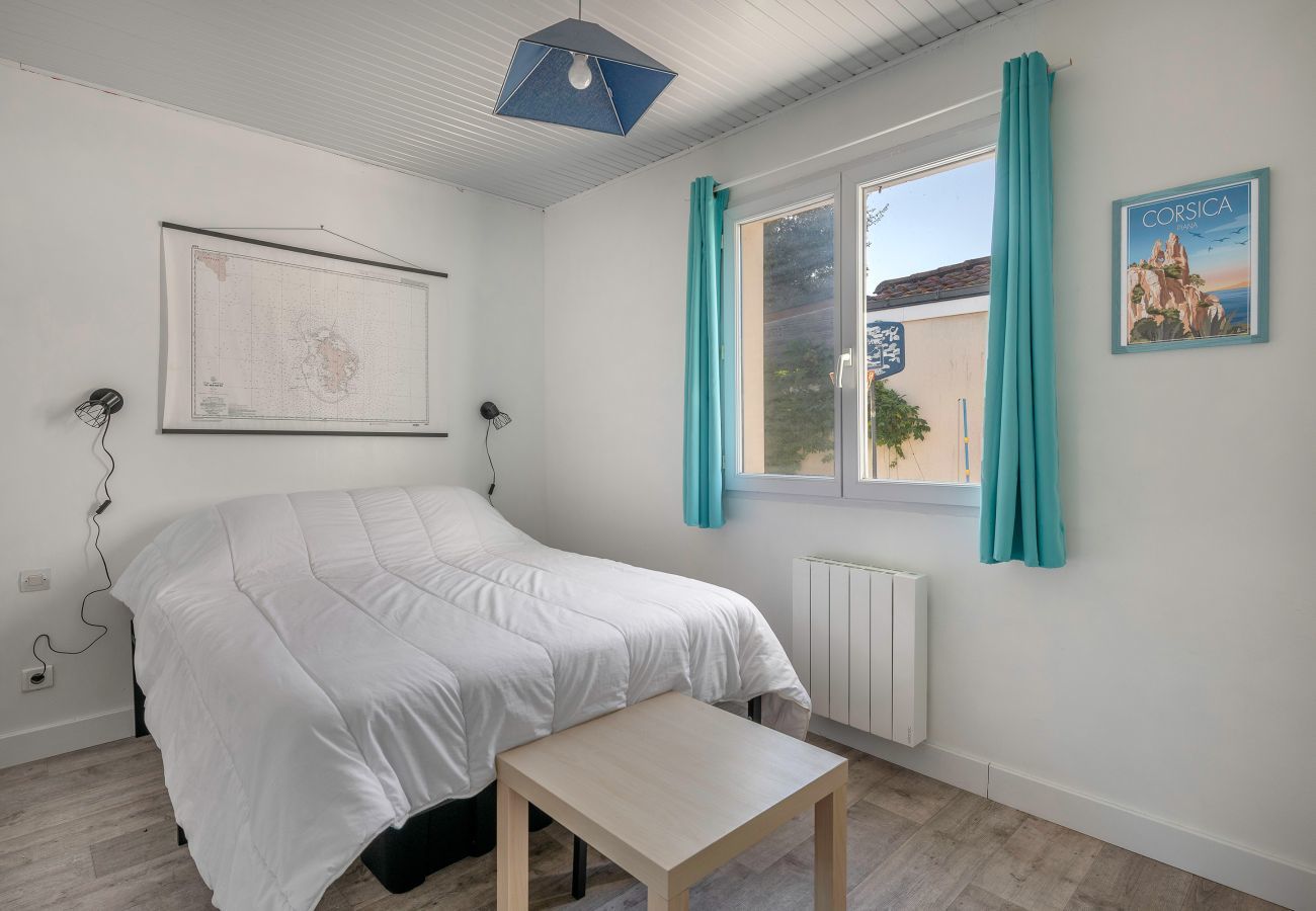 House in La Plaine-sur-Mer - Jacuzzi, beach 500m away, 10 adults, 1 child