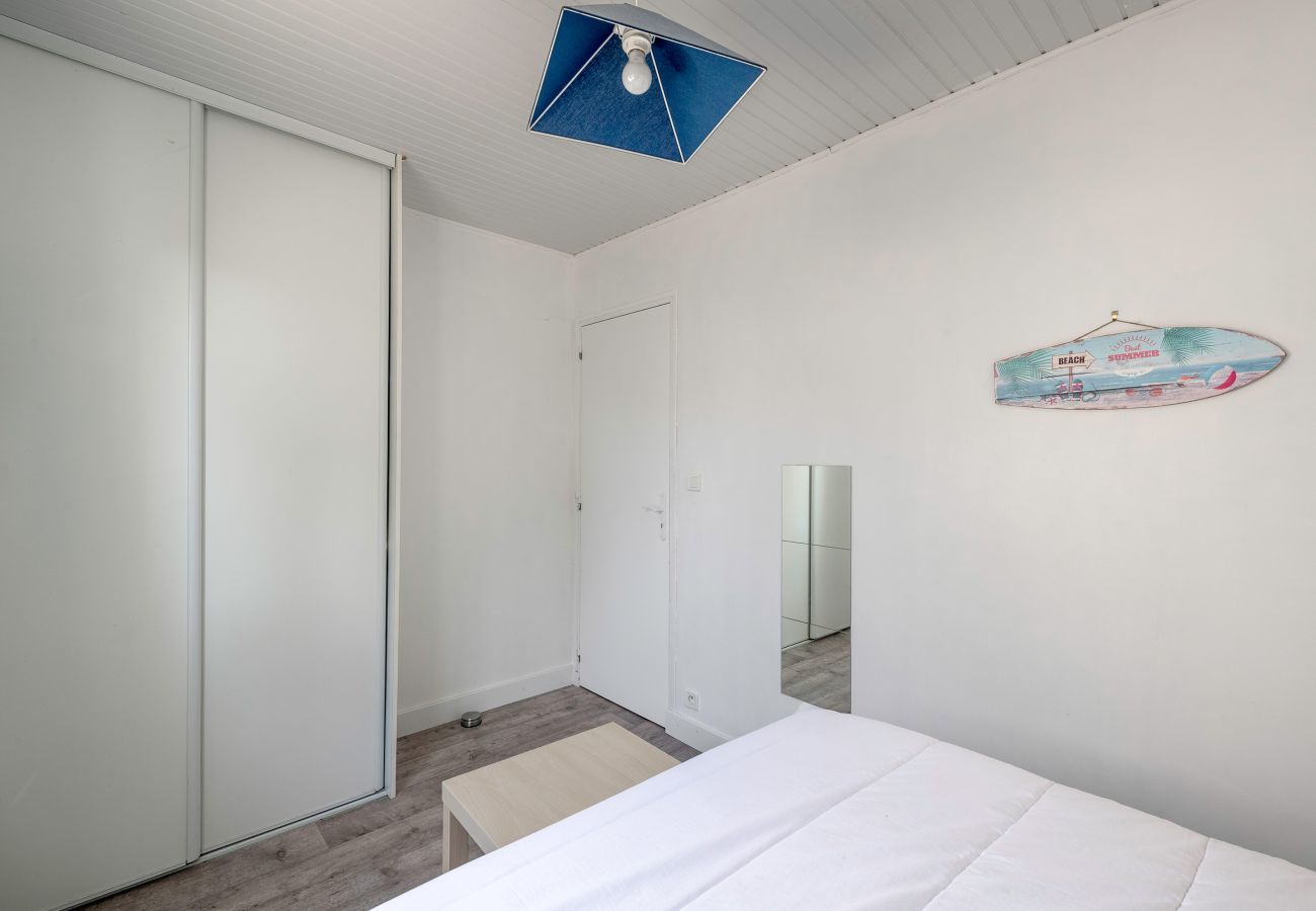 House in La Plaine-sur-Mer - Jacuzzi, beach 500m away, 10 adults, 1 child