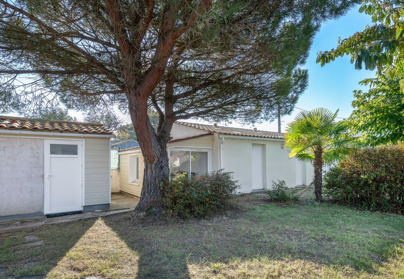 House in La Plaine-sur-Mer - Jacuzzi, beach 500m away, 10 adults, 1 child