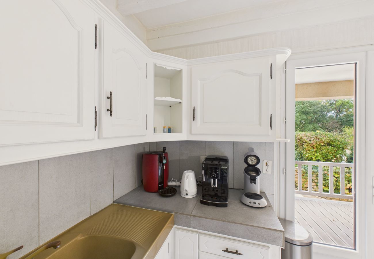 House in Sarlat-la-Canéda - Spacious Family Home with Pool for 12