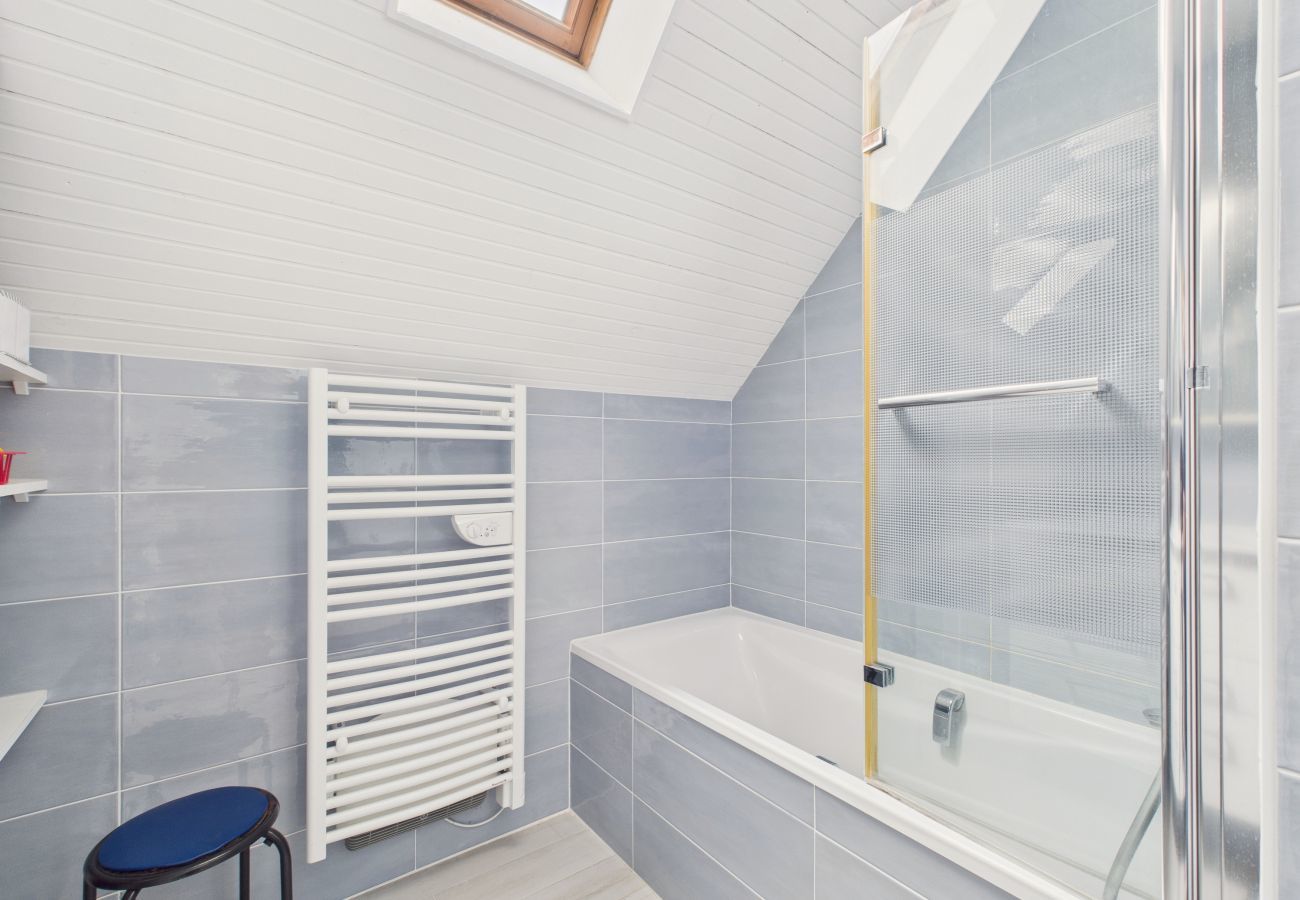 House in Batz-sur-Mer - 250m to beach, home with garden - 4 adults/3 kids