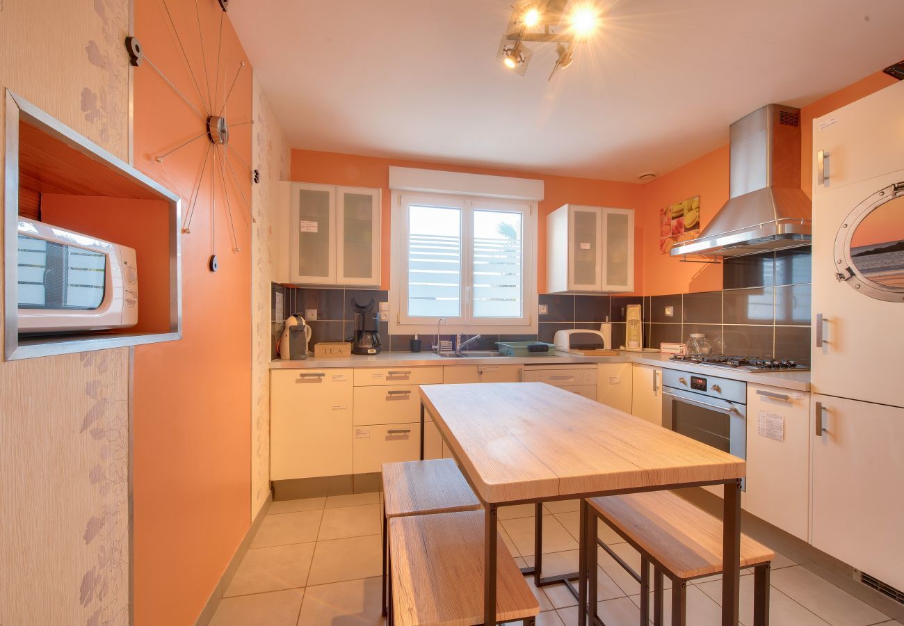 House in Plouguerneau - House for 6 with Large Garden – City Center