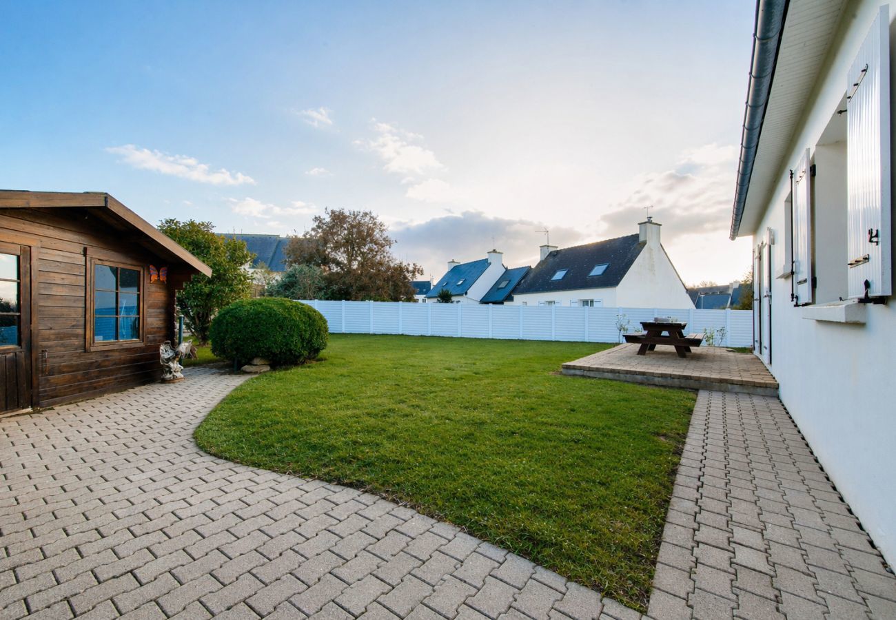 House in Plouguerneau - House for 6 with Large Garden – City Center
