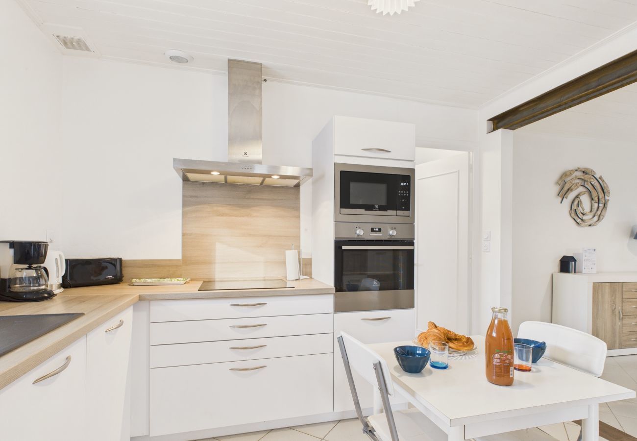 House in La Tranche-sur-Mer - 400m from sea - big house for 10, garden