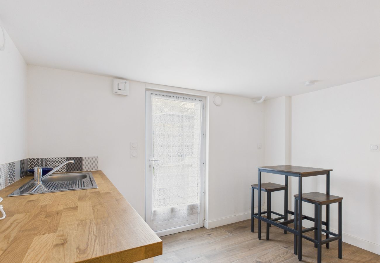 House in La Tranche-sur-Mer - 400m from sea - big house for 10, garden