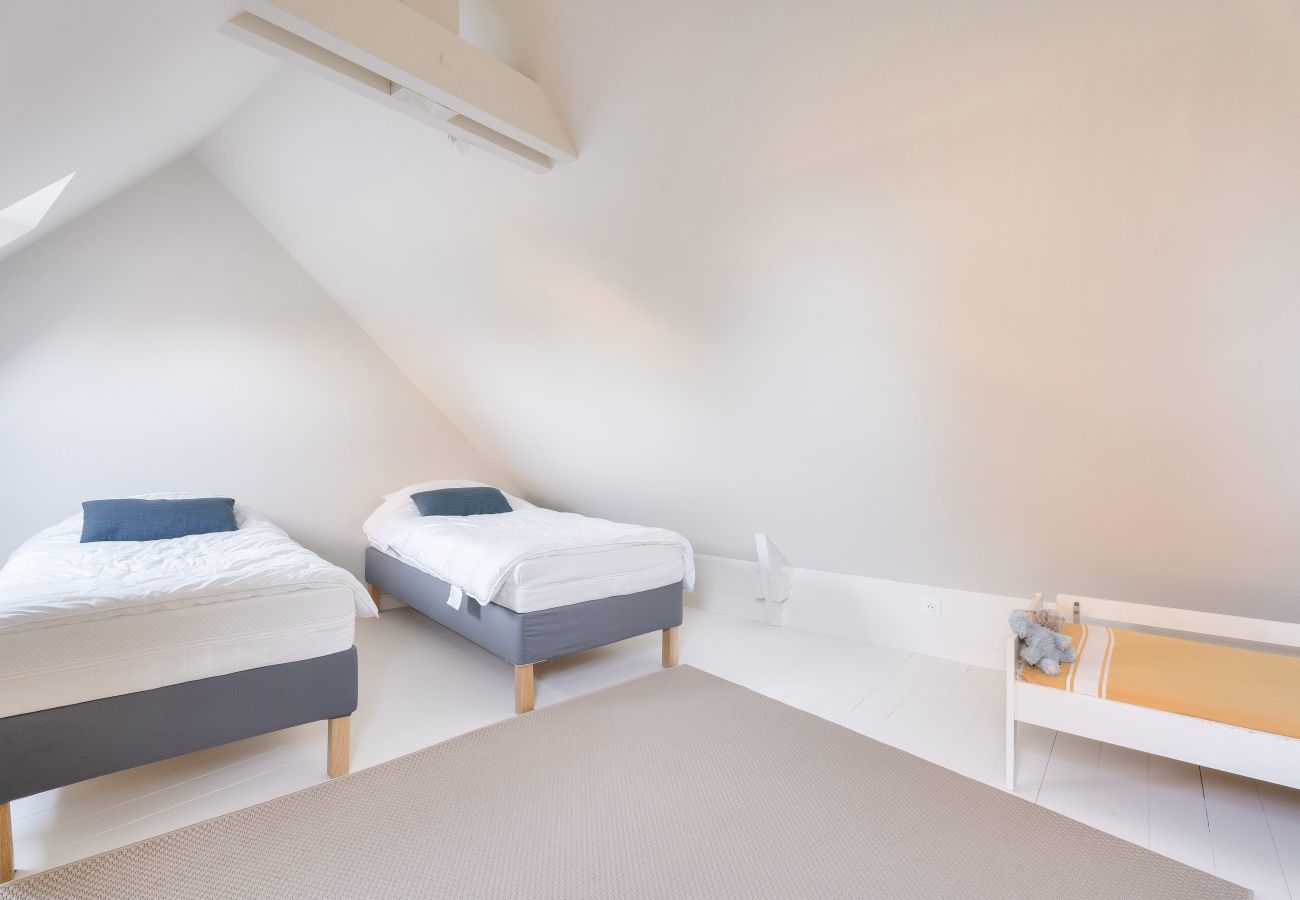 House in Tréméreuc - House for 12 with large garden and swimming pool