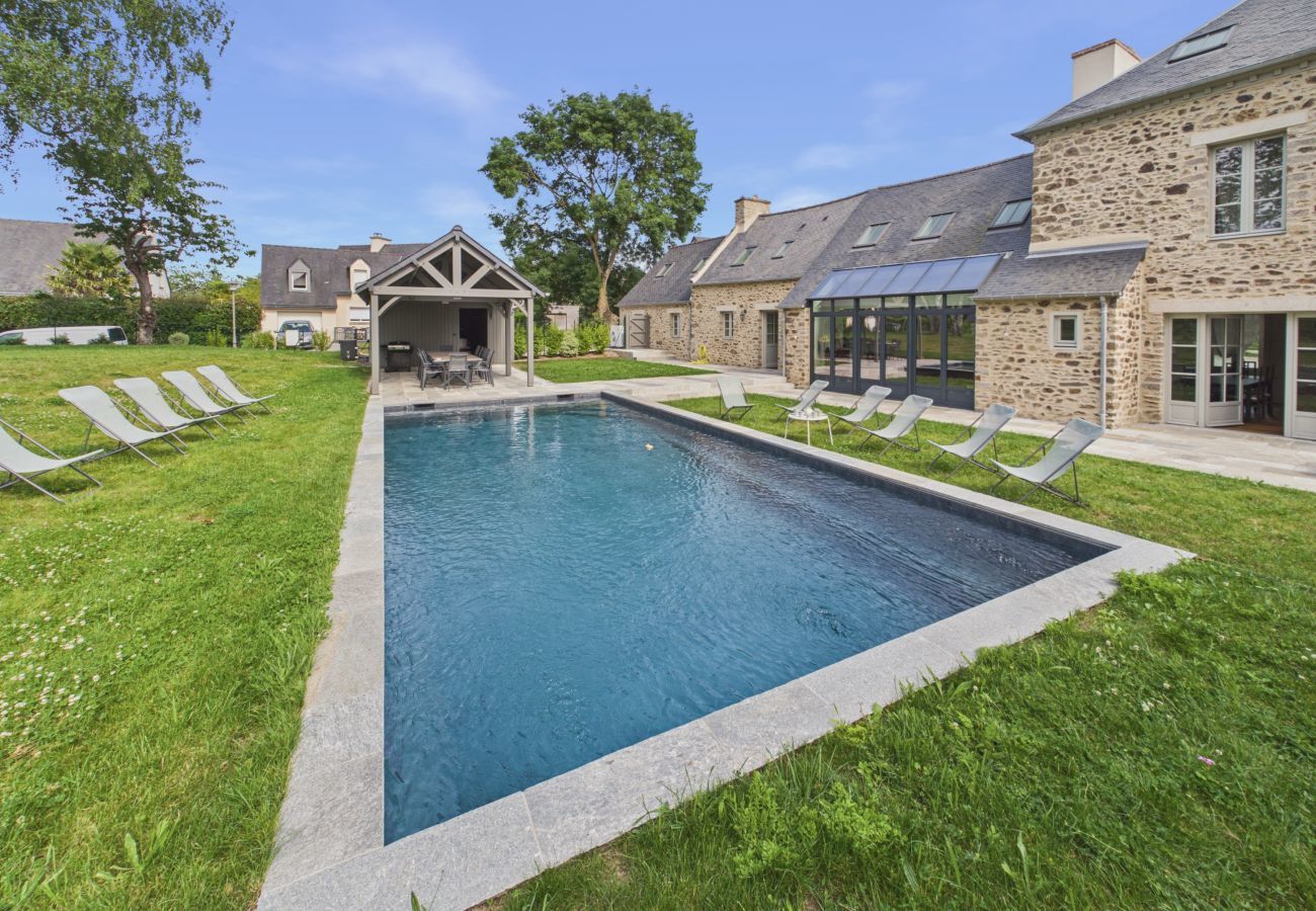 House in Tréméreuc - House for 12 with large garden and swimming pool