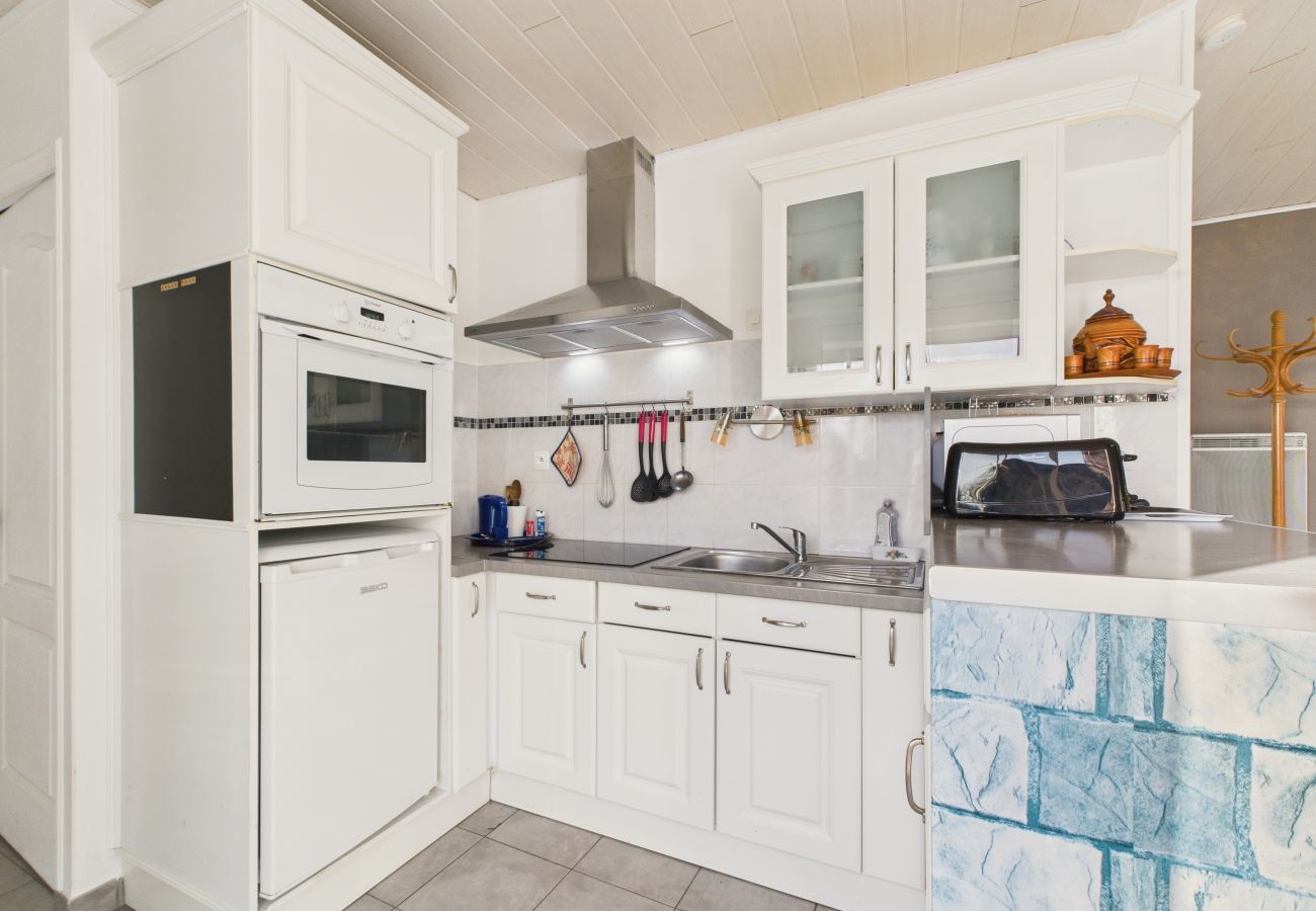 House in Plouguerneau - Perfect for 2 in the Countryside with Garden