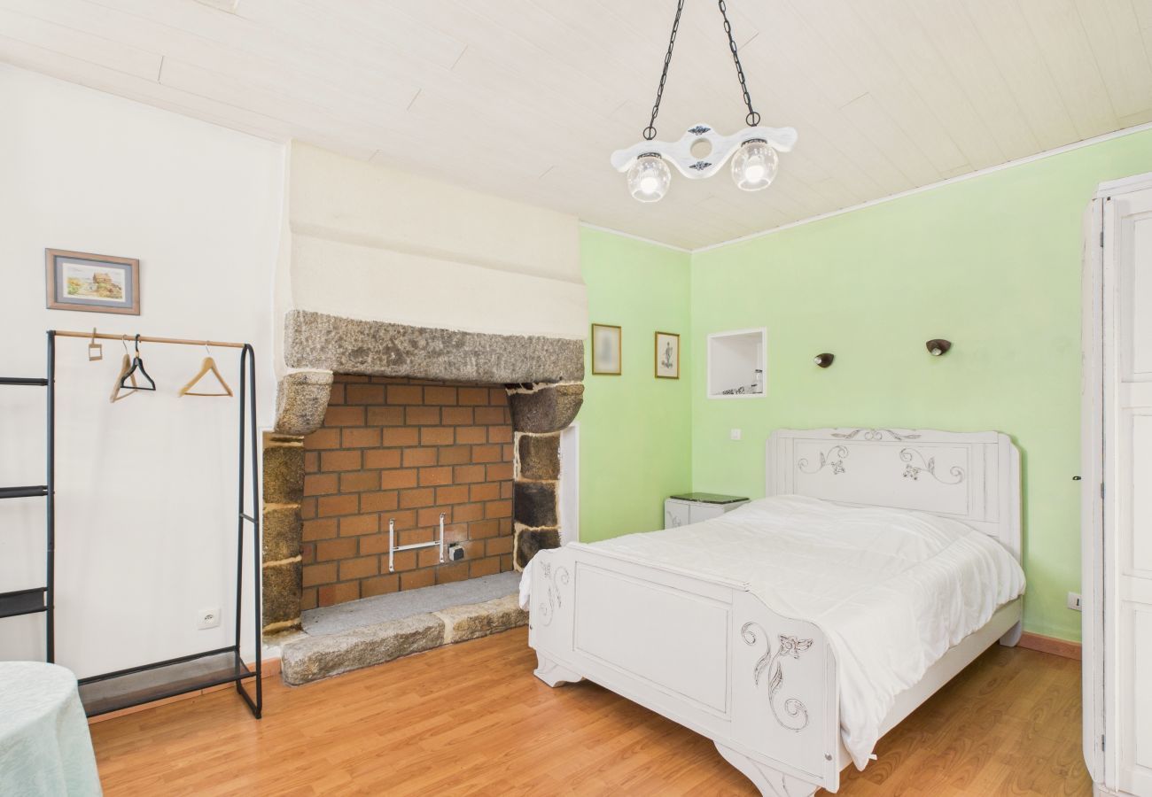 House in Plouguerneau - Perfect for 2 in the Countryside with Garden