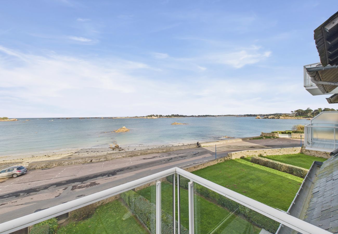 Apartment in Penvénan - Sea View – Apartment for 2 with Balcony