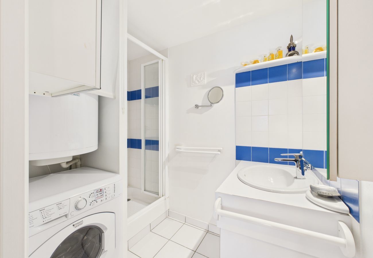 Apartment in Penvénan - Sea View – Apartment for 2 with Balcony