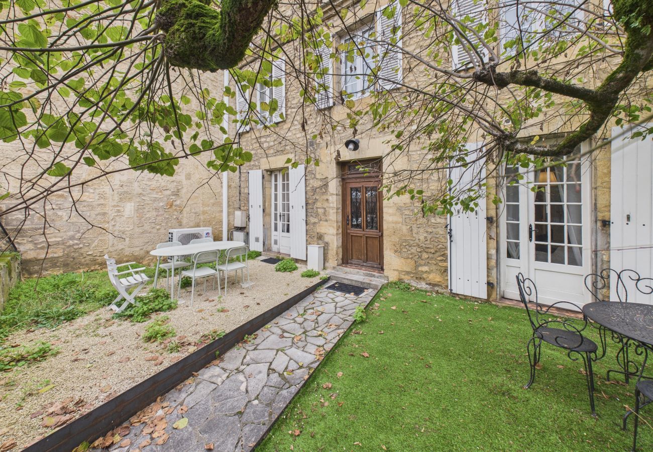 House in Sarlat-la-Canéda - House for 6 with garden, in the heart of Sarlat