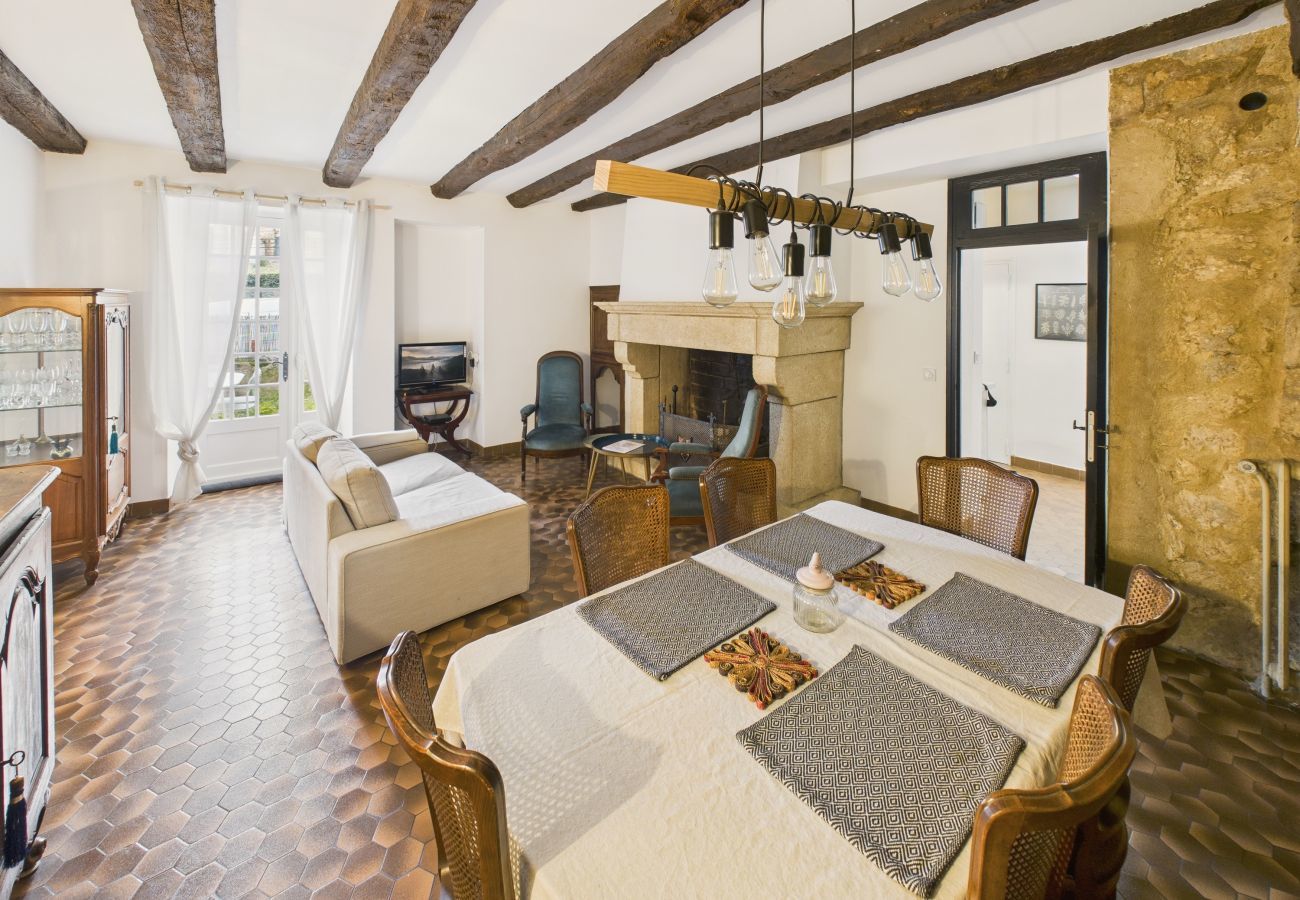 House in Sarlat-la-Canéda - House for 6 with garden, in the heart of Sarlat