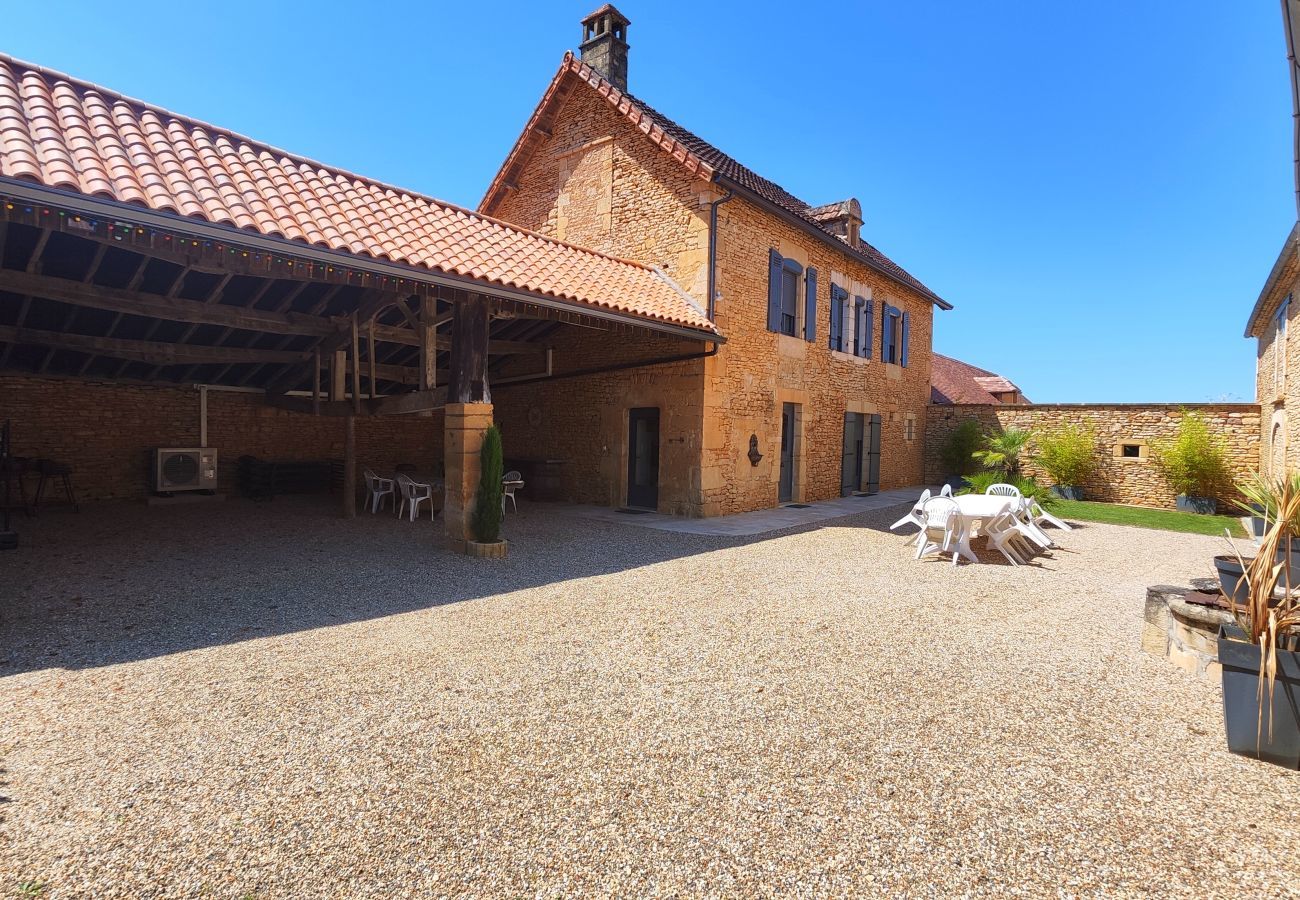 House in Saint-Crépin-et-Carlucet - Shared pool – Countryside cottage for 10