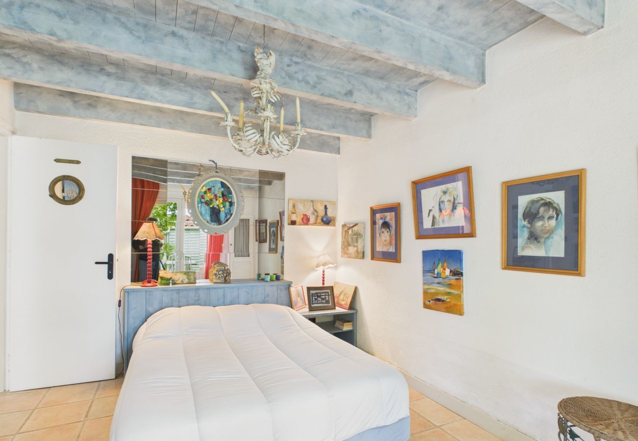 House in Les Portes-en-Ré - 800m from the beach, house for 7 with garden
