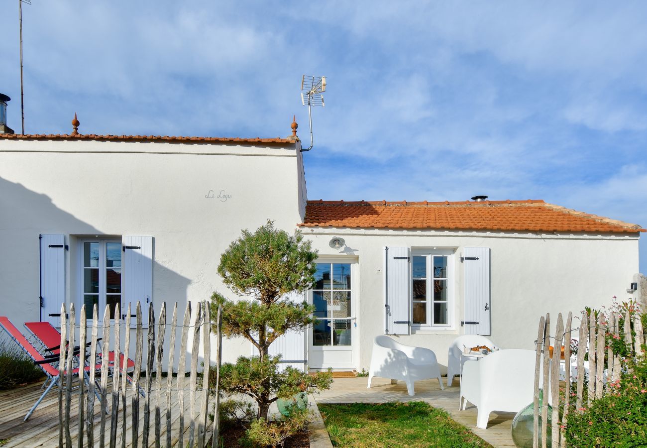 House in La Guérinière - Charming house with garden, 100m from the beach