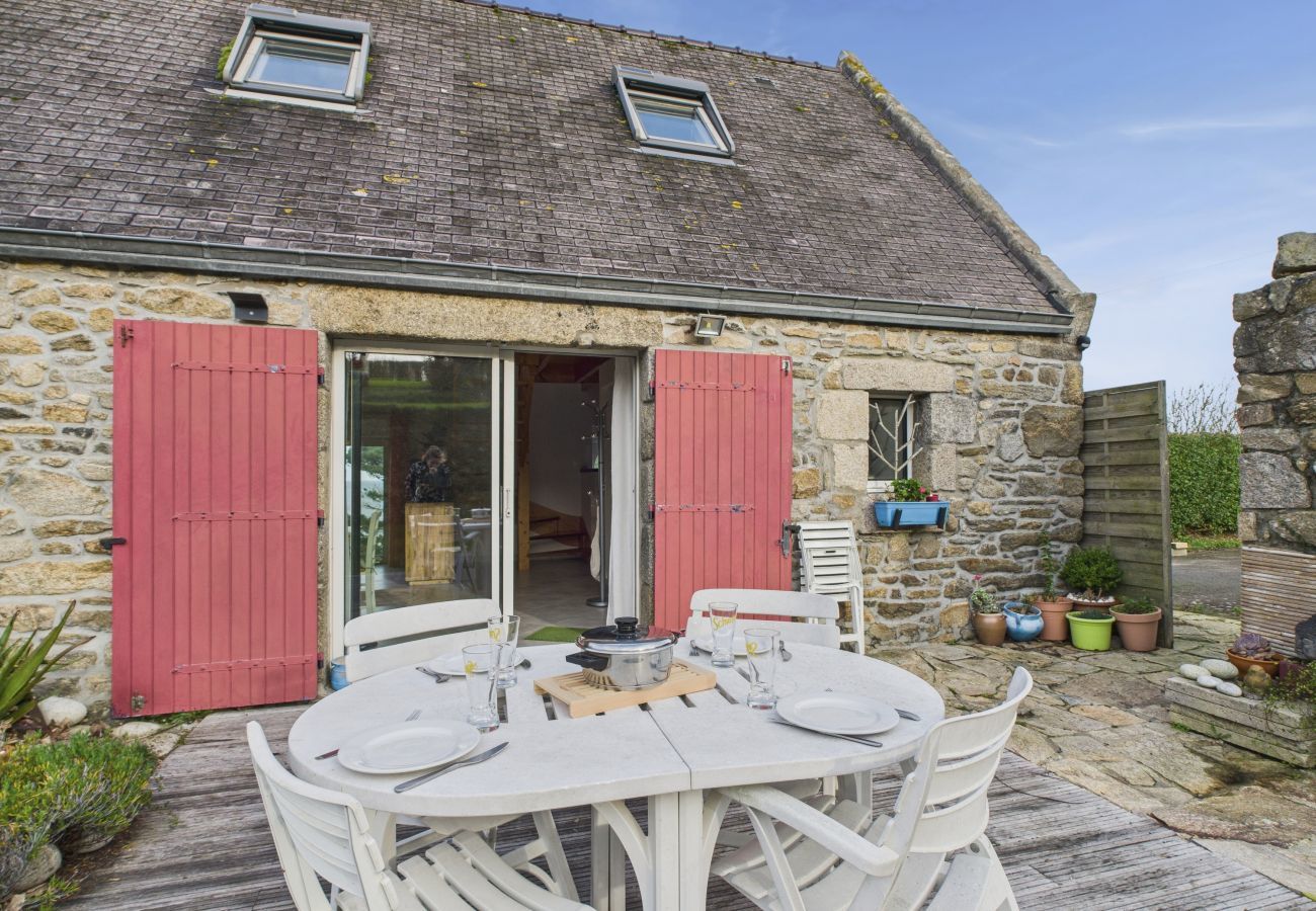 House in Plouguerneau - Ocean View – Charming House for 4 – Garden