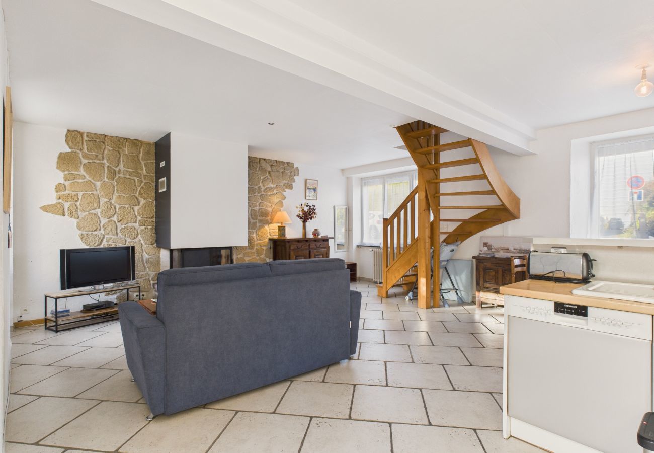 House in Erquy - 400 m from the beach - House with garden for 6