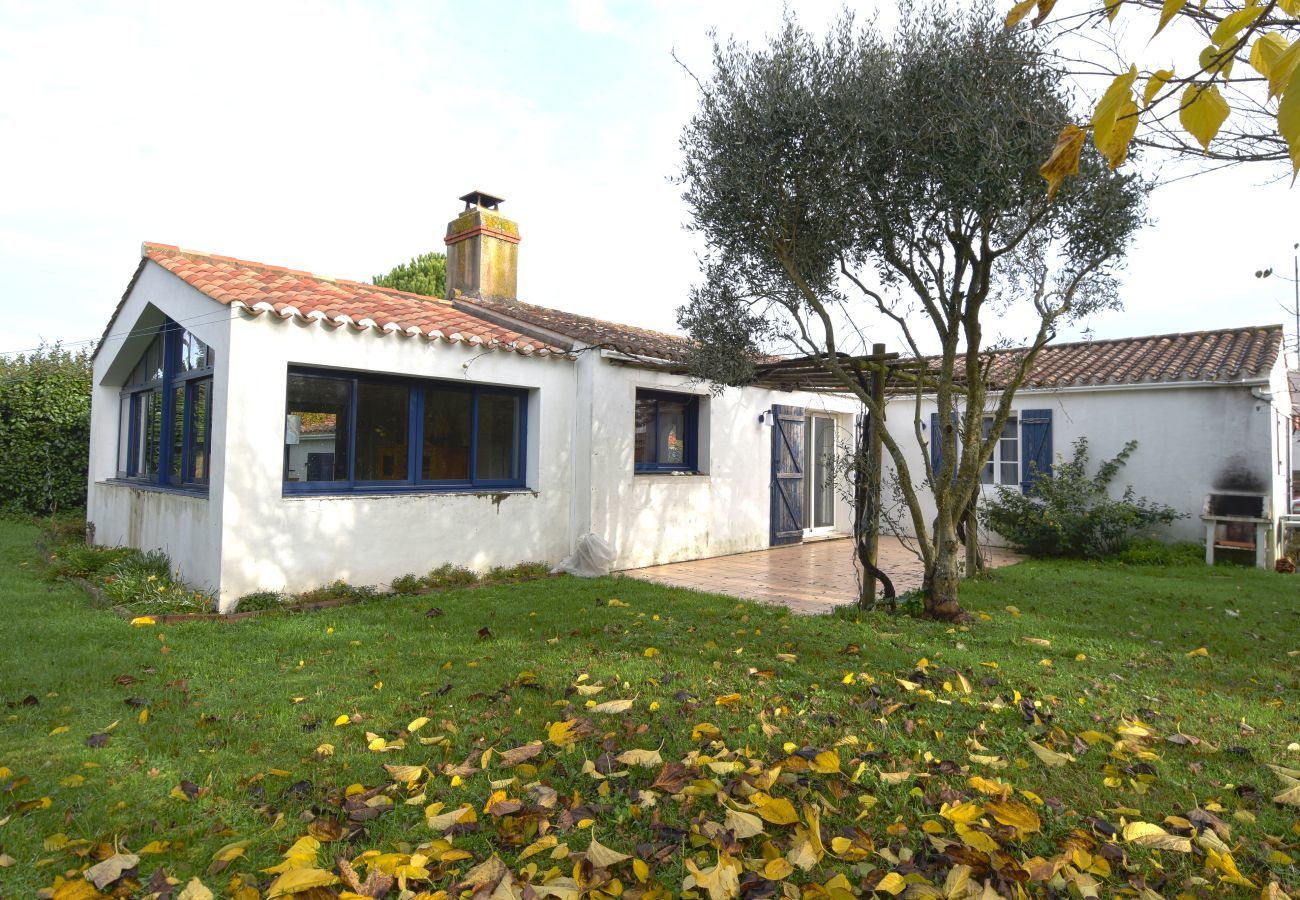 House in Barbâtre - 500 m from the sea, garden, 6 adults and 1 child