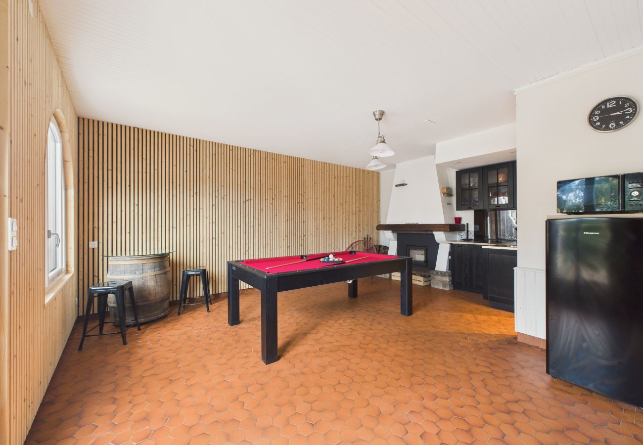 House in Saint-Michel-Chef-Chef - House 50m from the sea, 8 adults 3 children