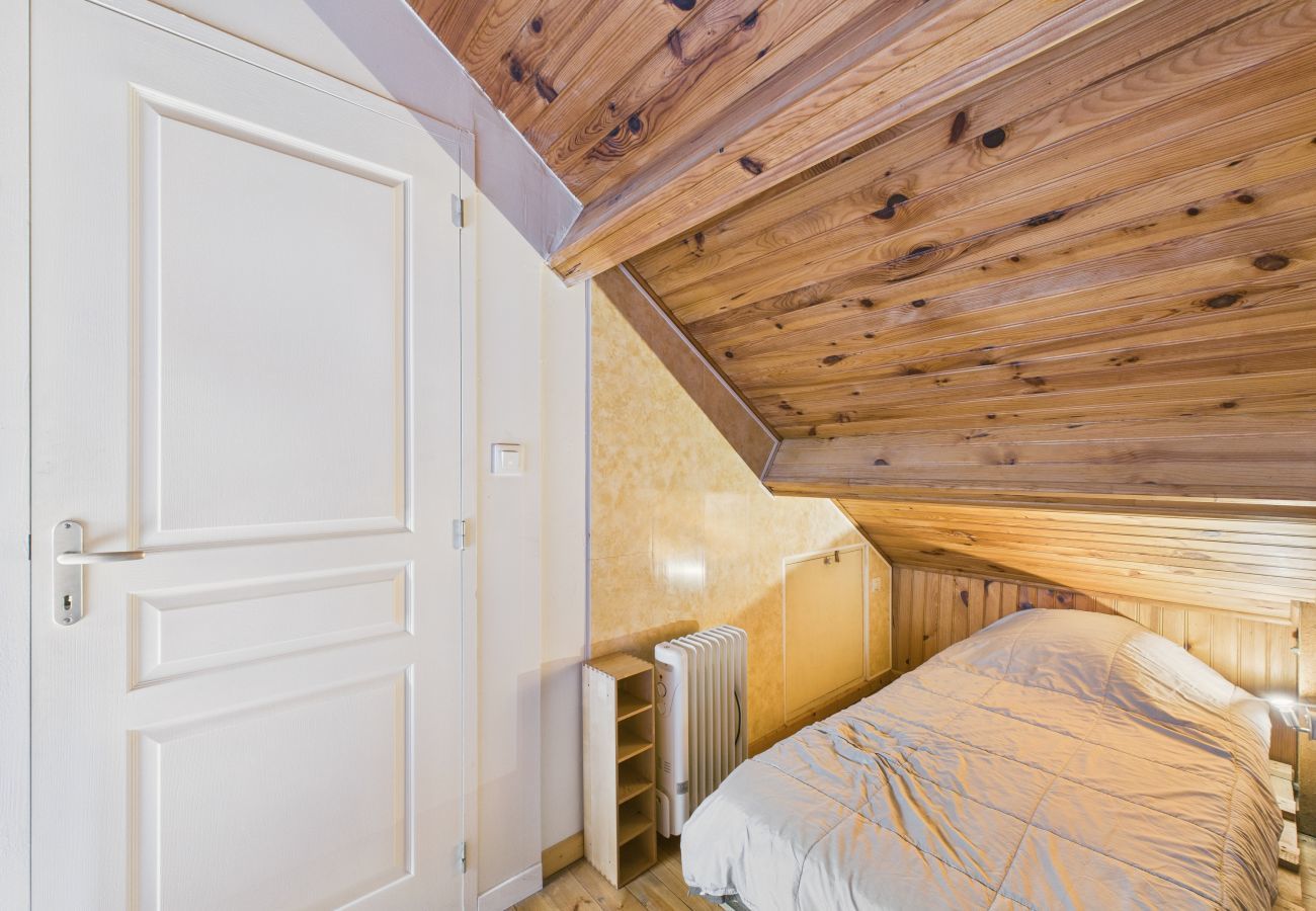 House in Saint-Michel-Chef-Chef - House 50m from the sea, 8 adults 3 children