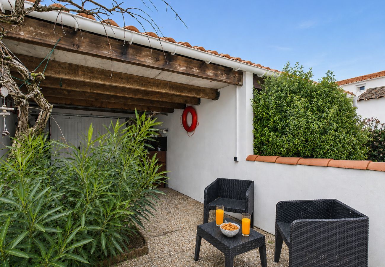 House in Saint-Hilaire-de-Riez - 200m from the beach, BBQ, terrace, stays for 4