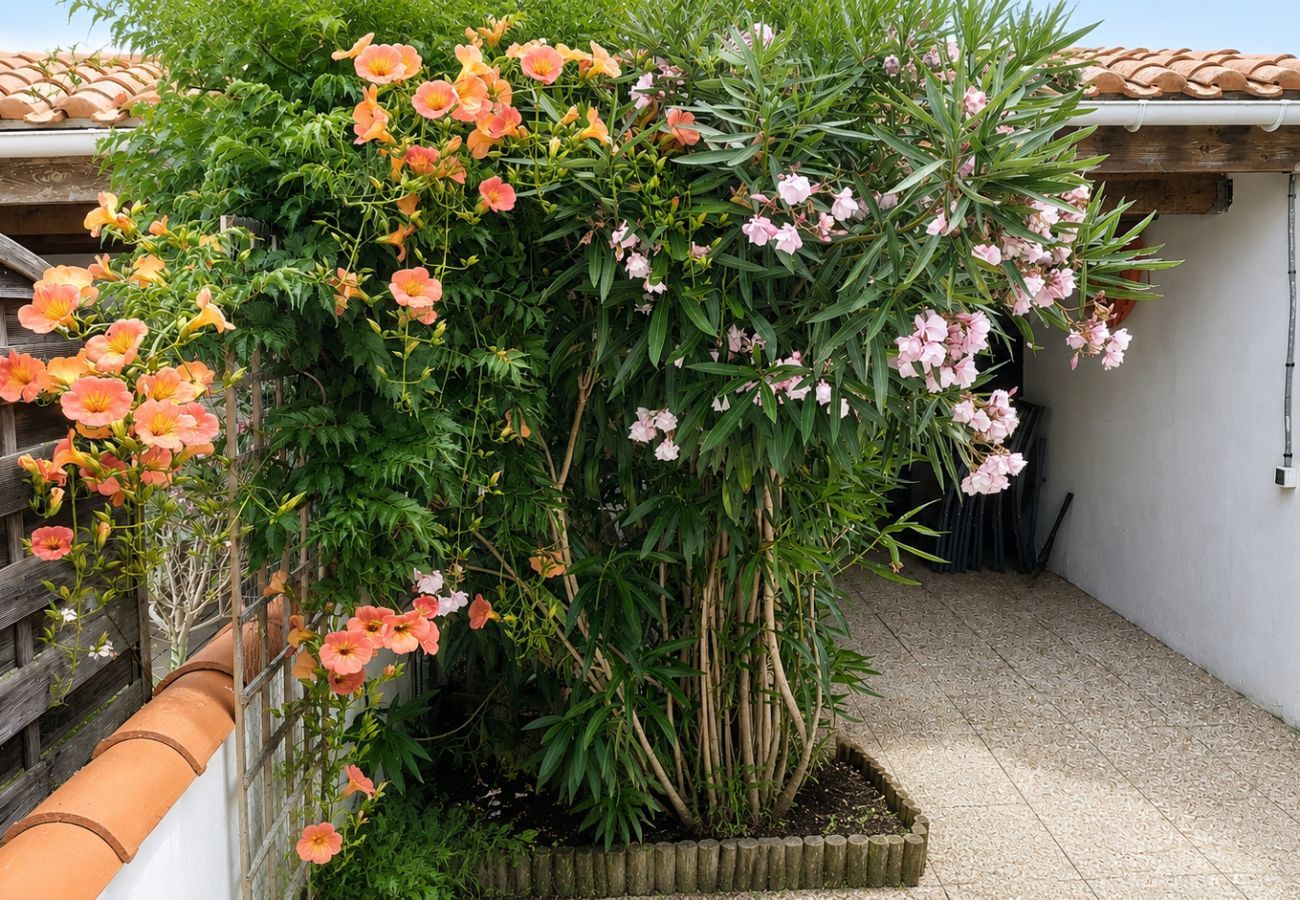 House in Saint-Hilaire-de-Riez - 200m from the beach, BBQ, terrace, stays for 4