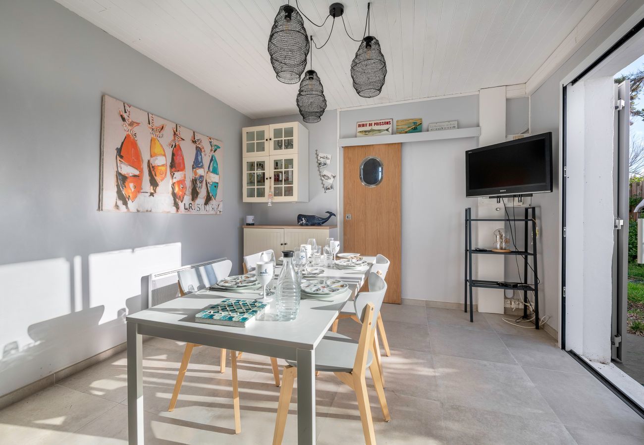 Terraced House in La Bernerie-en-Retz - House 30m from the sea - garden for 4