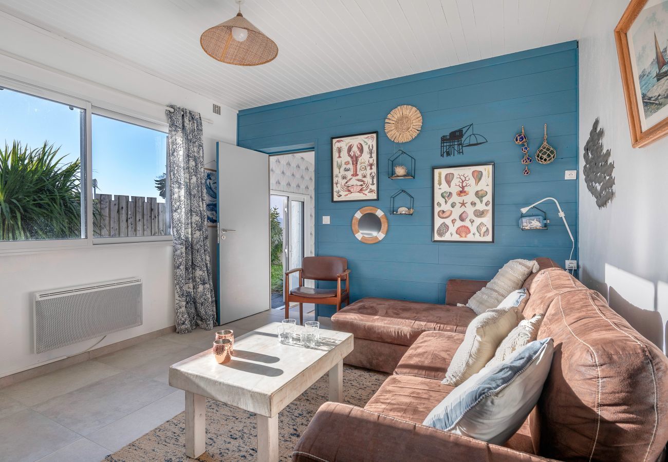 Terraced House in La Bernerie-en-Retz - House 30m from the sea - garden for 4