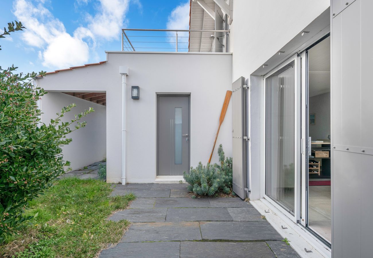 Terraced House in La Bernerie-en-Retz - House 30m from the sea - garden for 4