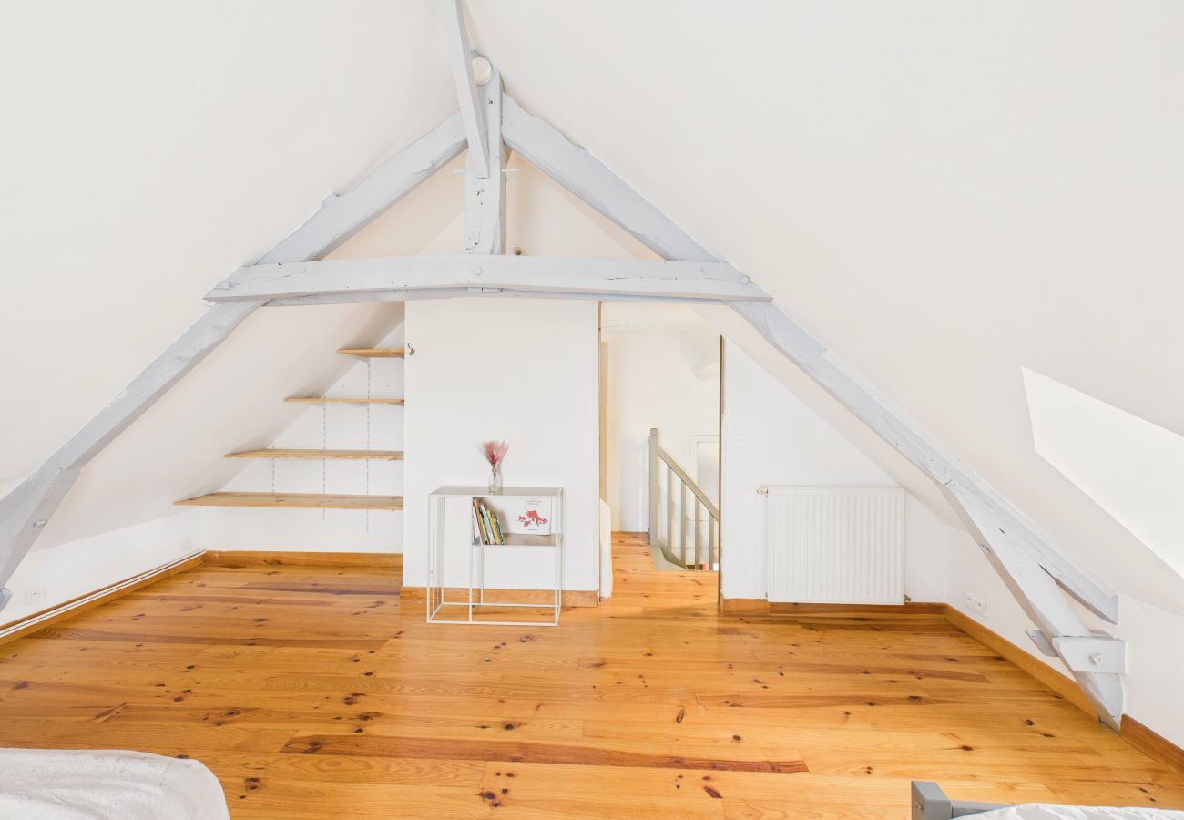 House in La Dornac - Stunning house with pool and garden for 8