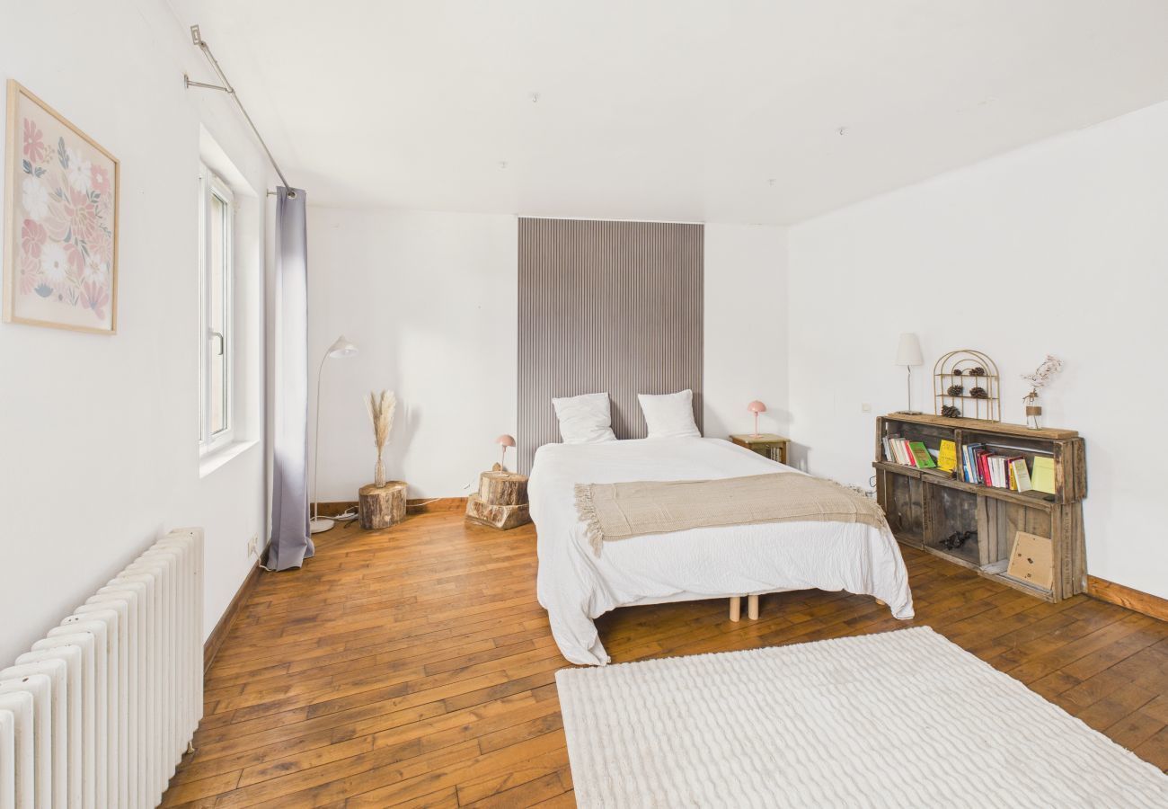 House in La Dornac - Stunning house with pool and garden for 8