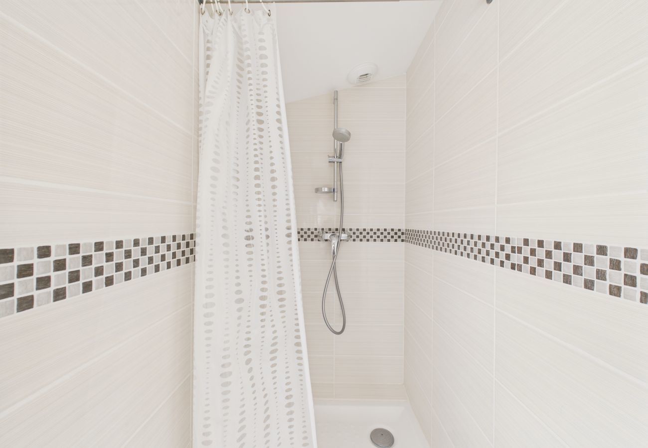 House in La Guérinière - 200m from the sea, house for 7 with garden