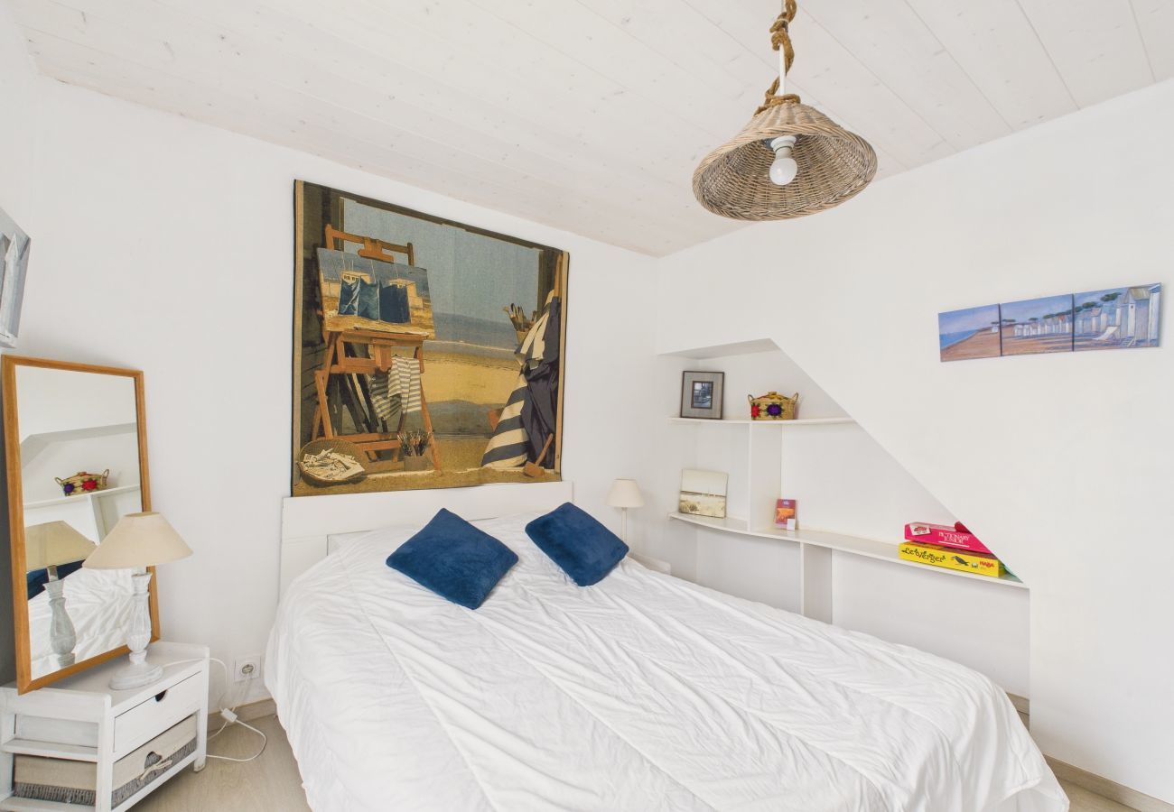 House in L'Epine - 500 m from the beach, garden, house for 8