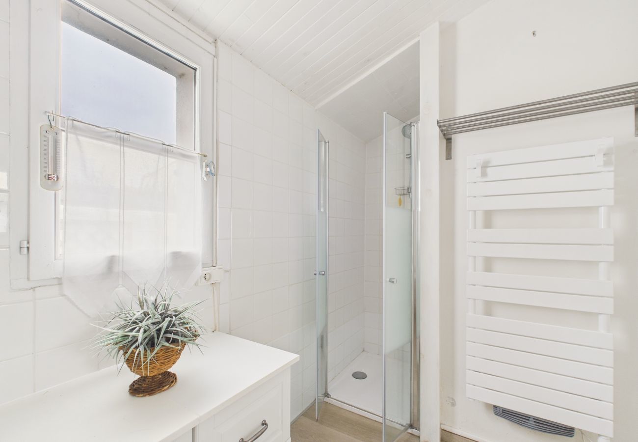 House in L'Epine - 500 m from the beach, garden, house for 8