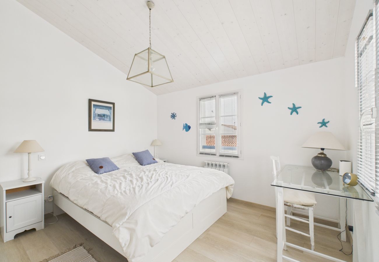 House in L'Epine - 500 m from the beach, garden, house for 8