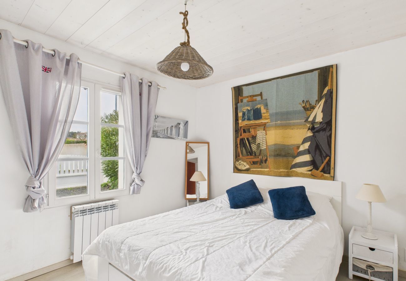 House in L'Epine - 500 m from the beach, garden, house for 8