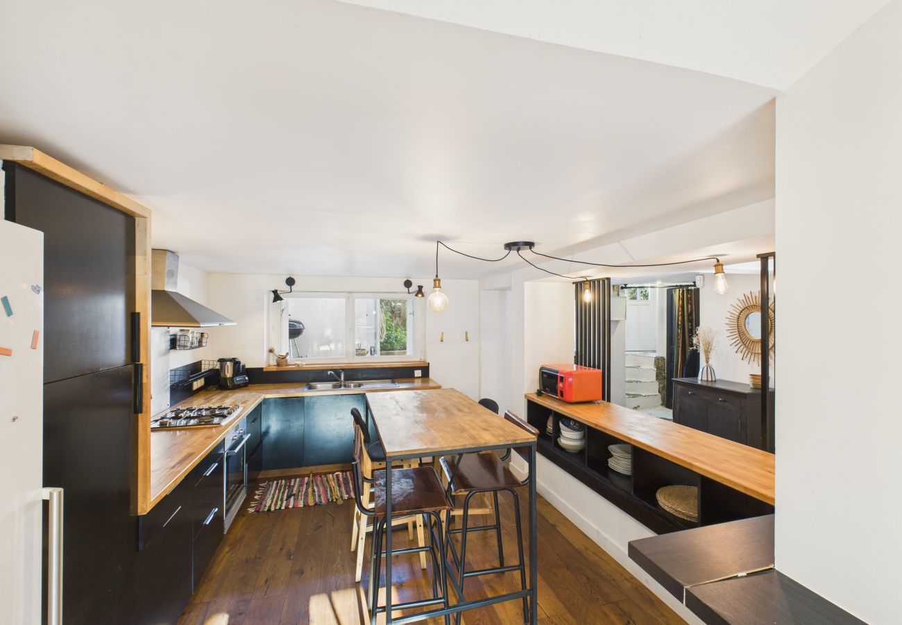 House in Auray - City Center – House for 4 Adults and 2 Children