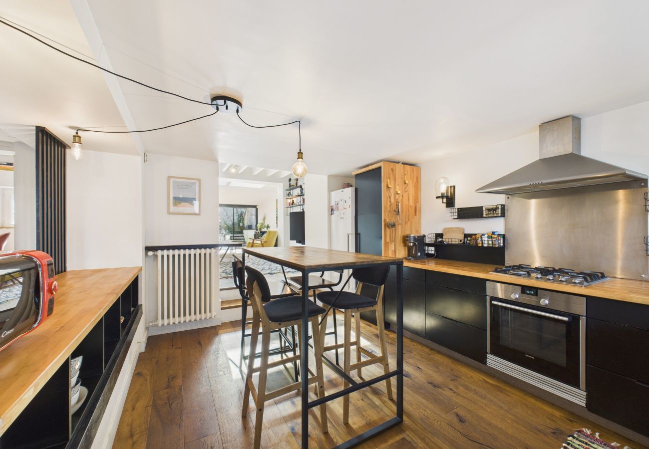 House in Auray - City Center – House for 4 Adults and 2 Children