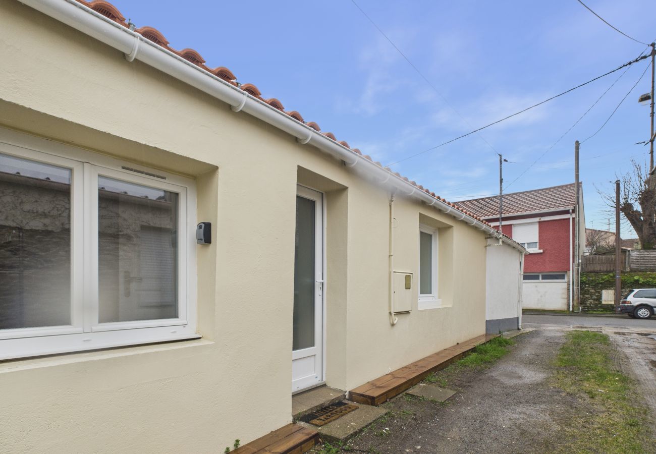 Terraced House in Pornic - House in Pornic for 4  with jacuzzi and terrace