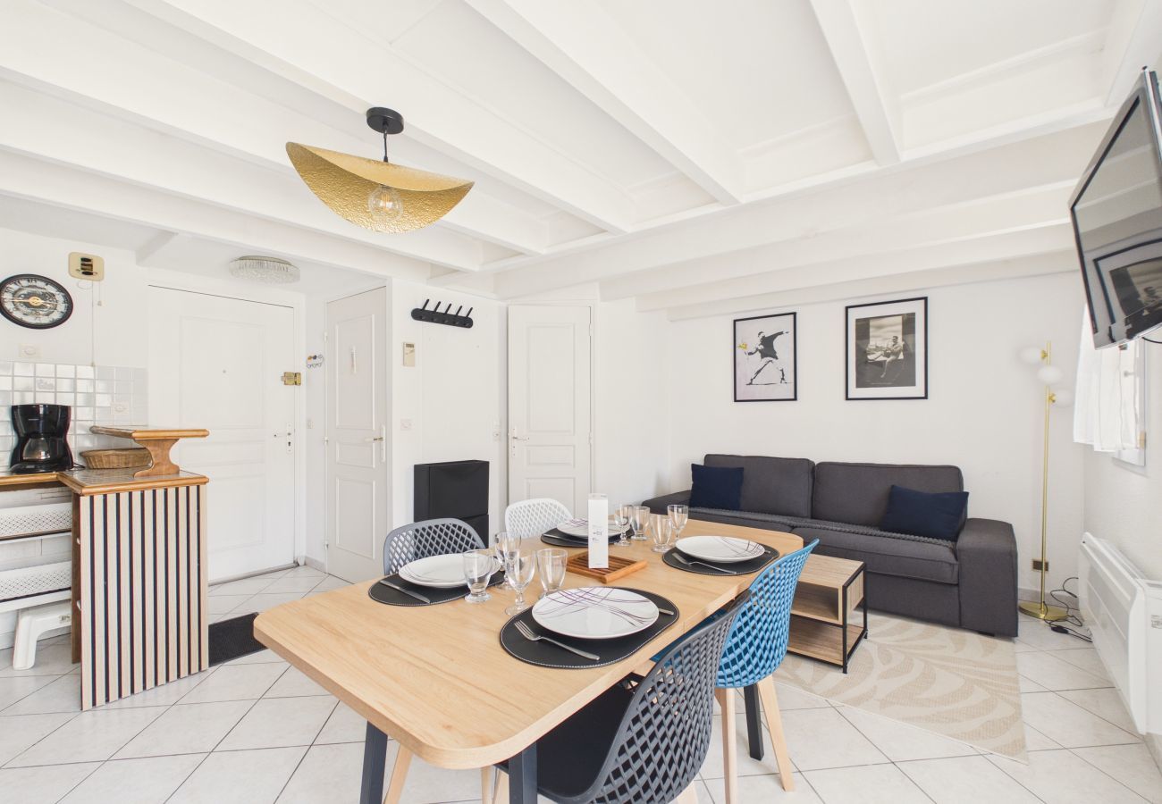 Apartment in Saint-Hilaire-de-Riez - Apartment with Loggia and Sea View for 4