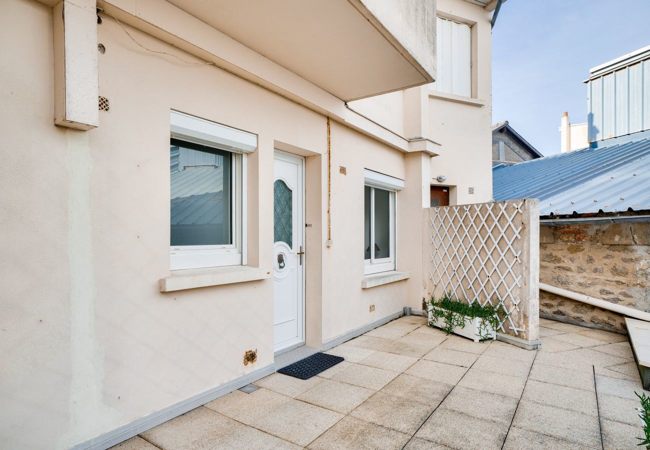 Apartment in Dinard - Beachfront, apartment in Dinard town centre