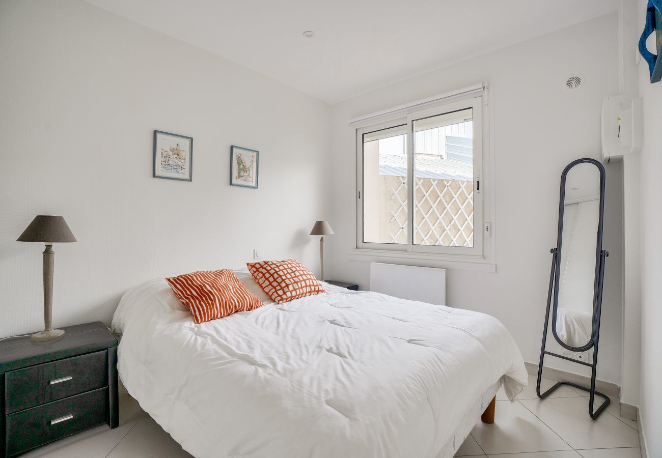 Apartment in Dinard - Beachfront, apartment in Dinard town centre