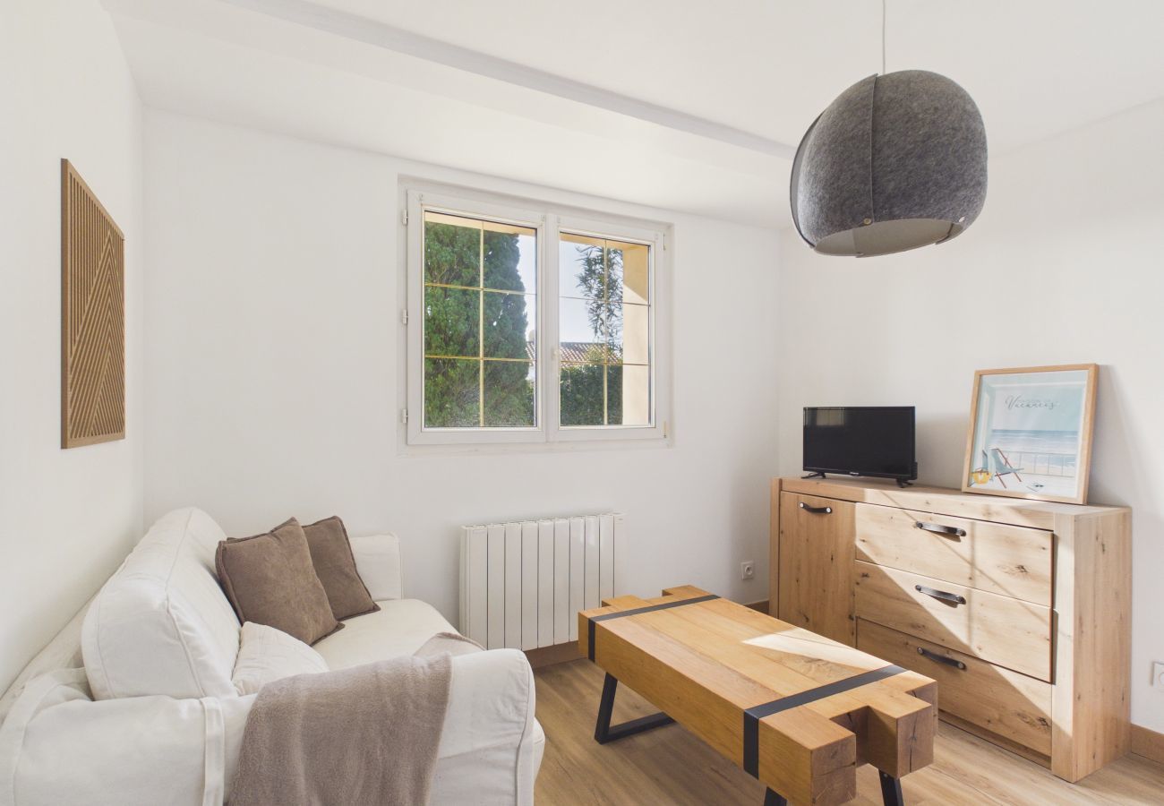 House in Saint-Gilles-Croix-de-Vie - Comfortable house for 8 with garden