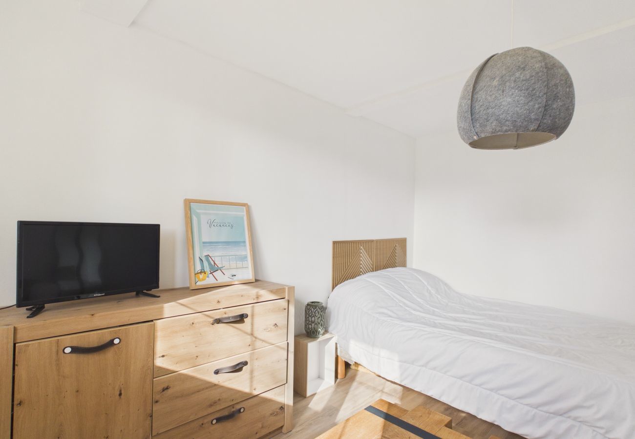 House in Saint-Gilles-Croix-de-Vie - Comfortable house for 8 with garden