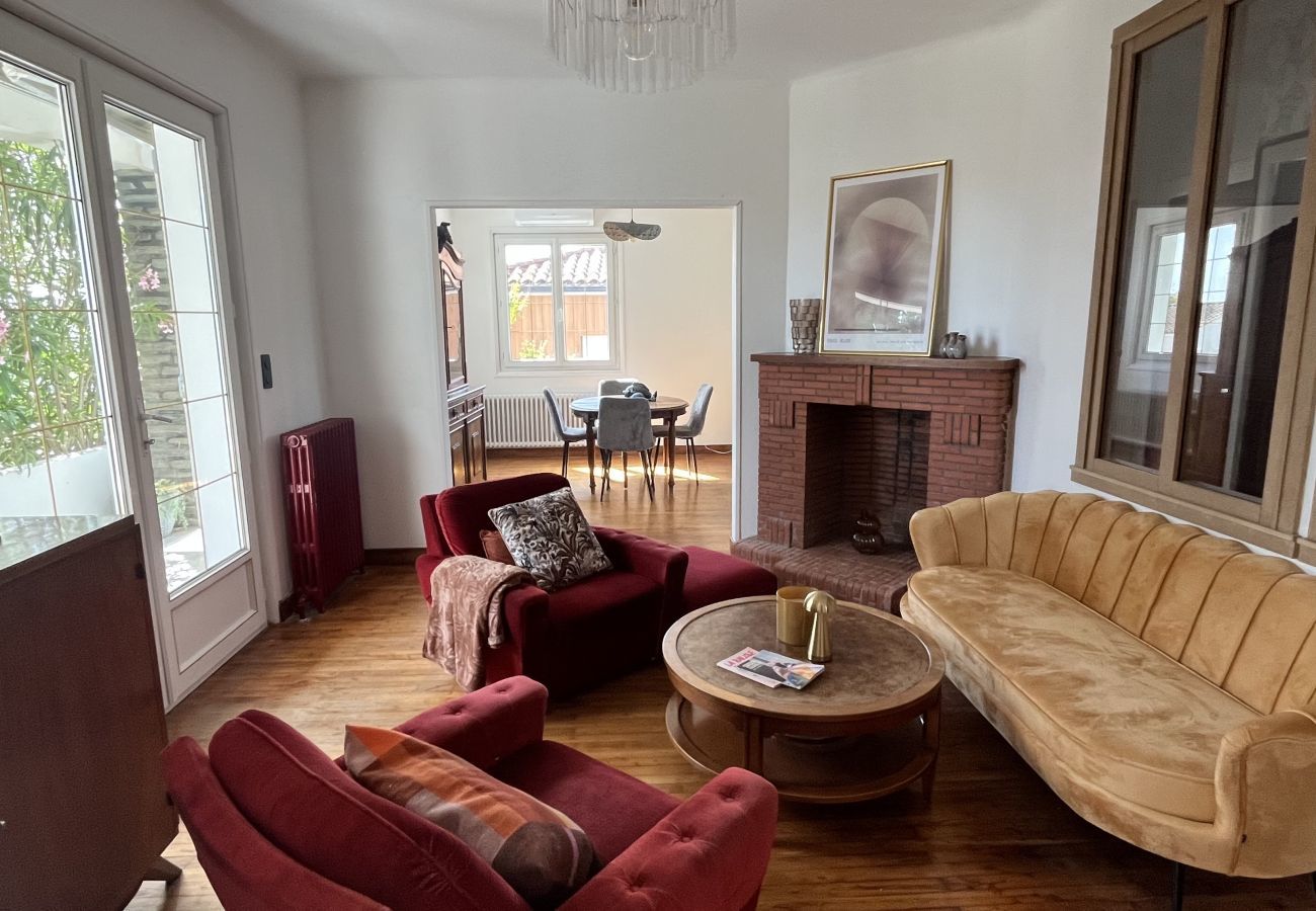 House in Saint-Gilles-Croix-de-Vie - Comfortable house for 8 with garden