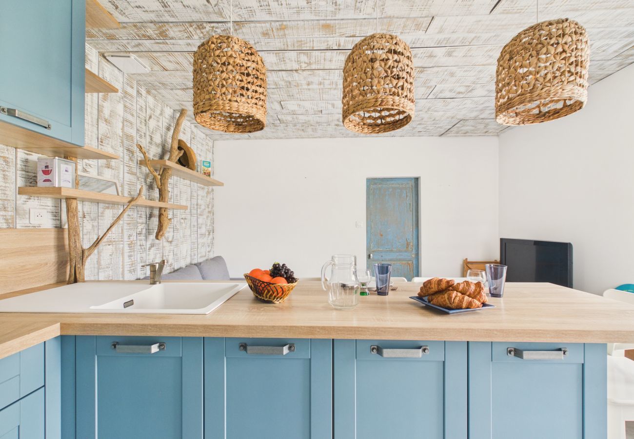 House in La Guérinière - 100m from the beach, terrace, house for 2