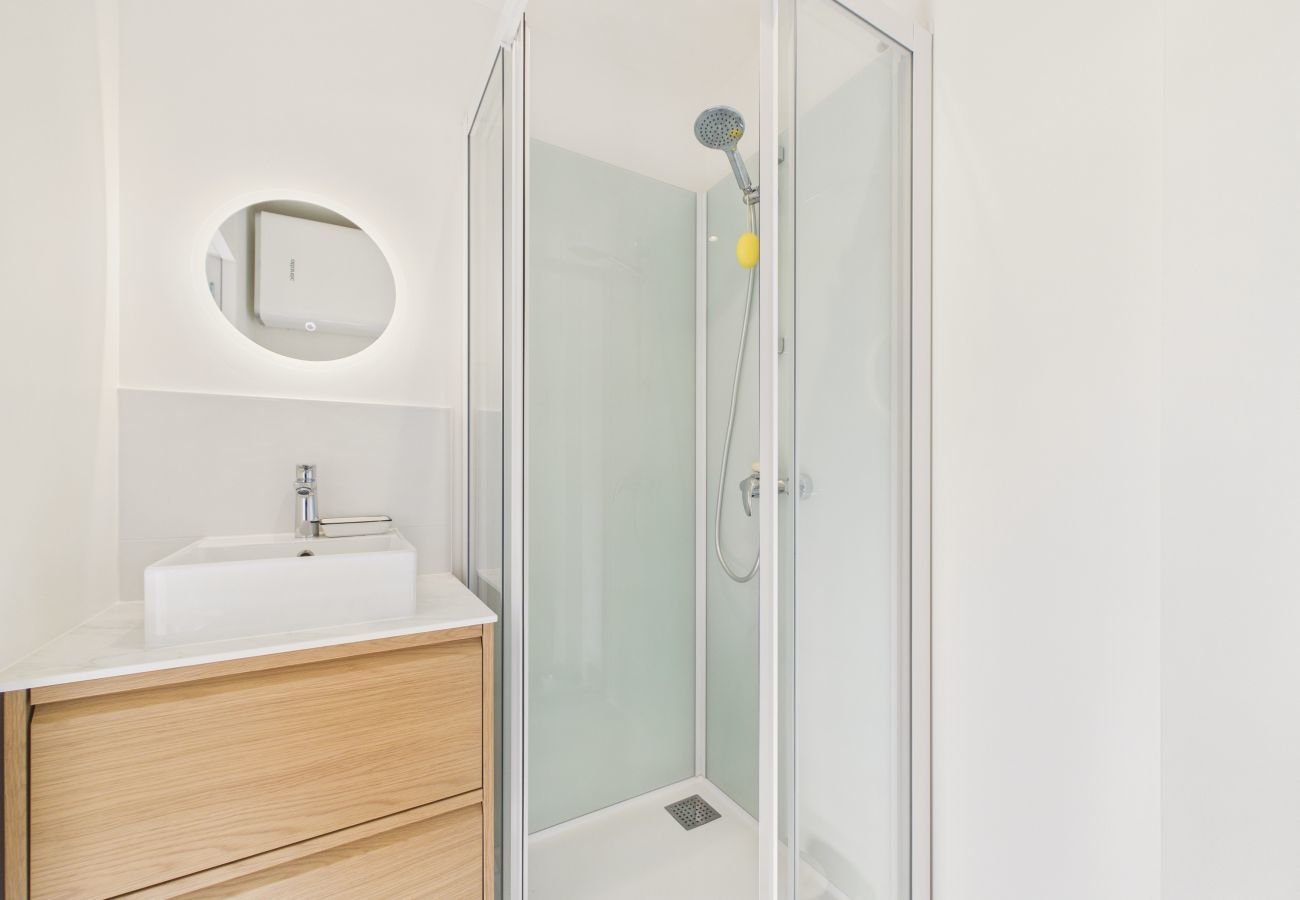 House in Plouguerneau - Beach 300m away, house for 7, garden and veranda