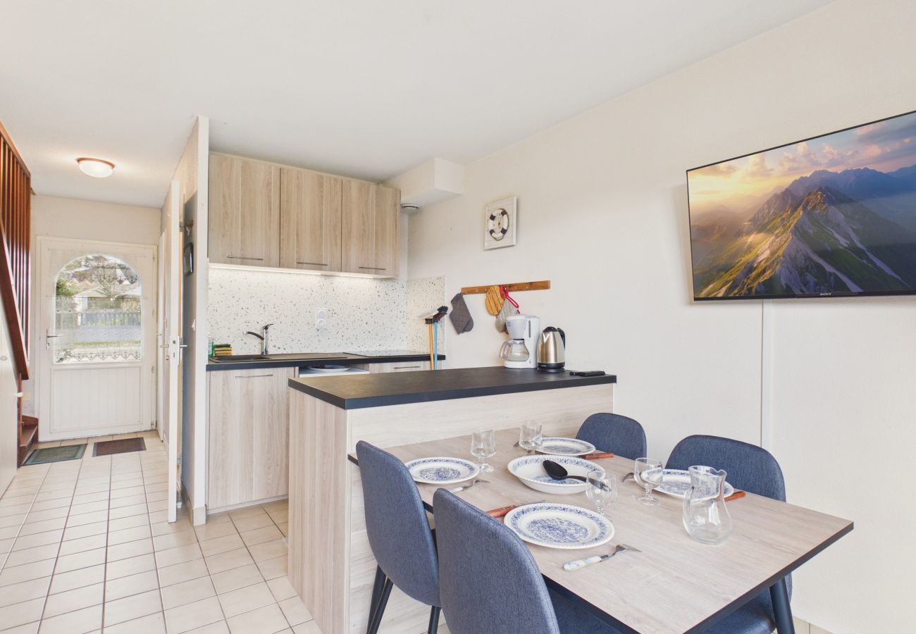 House in Arzon - Stone house 350m from beach for 4